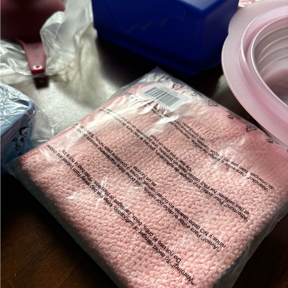 Various pieces of Tupperware - Picture 4 of 15